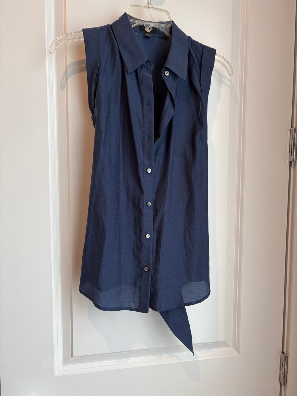 Ann Taylor Navy Sleeveless Button-Down Blouse